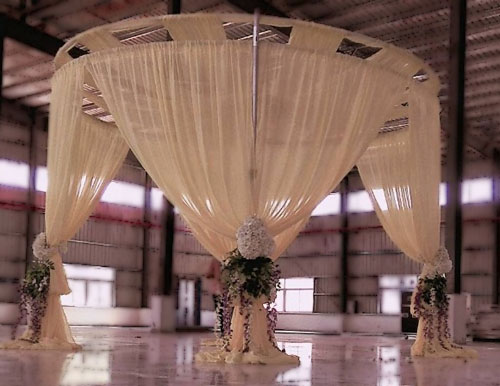 round pipe and drape for wedding