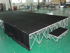 Skirting and reinforce accessory of portable stage